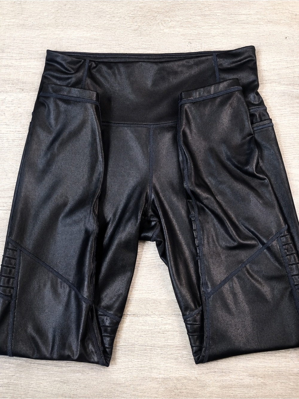 Athleta Inclination Moto Tight Leggings Black Faux Leather Shine Women’s Size M - Picture 4 of 5